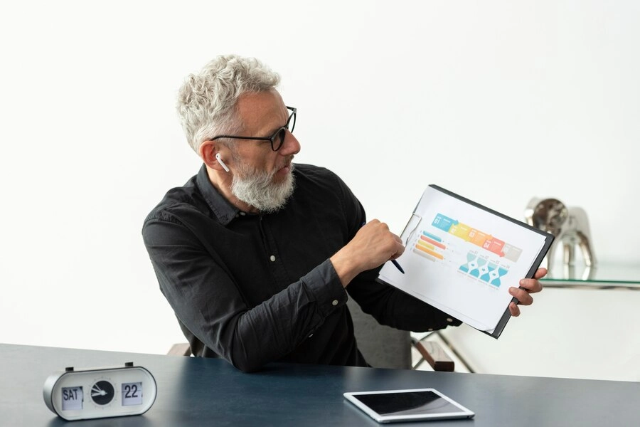 professional presenting conversion rate optimisation strategy